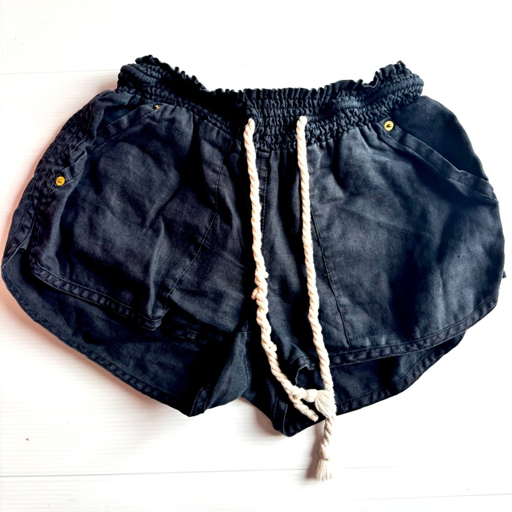 Guess Black Women's Shorts Size Medium